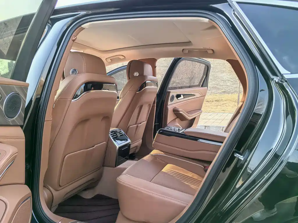 Hongqi H9 2020 2.0T Zhilian Flagship Edition купить на сайте DeffCars