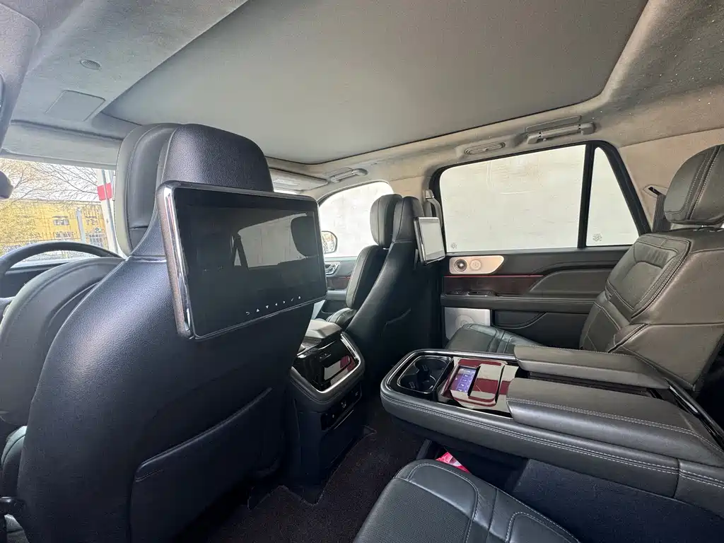 Navigator 2022 3.5T Long Axis Presidential Edition купить на сайте DeffCars