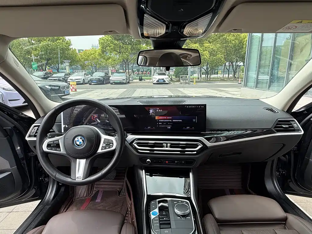 BMW i3 2022 eDrive 35 L купить на сайте DeffCars