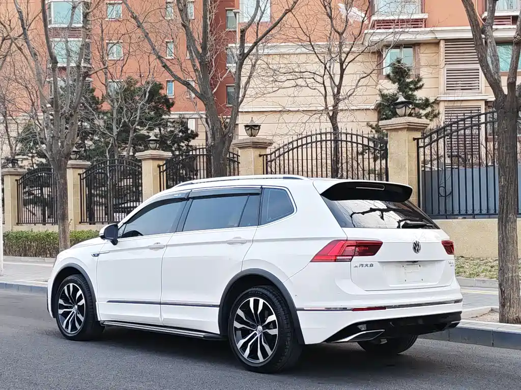 Tiguan L 2020 330TSI automatic two-wheel drive R-Line flagship version National VI купить на сайте DeffCars