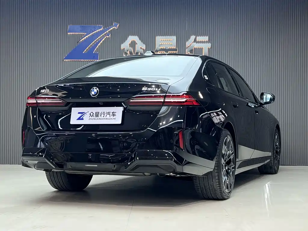 BMW 5 Series 2025 530Li Exclusive M Sports Package купить на сайте DeffCars