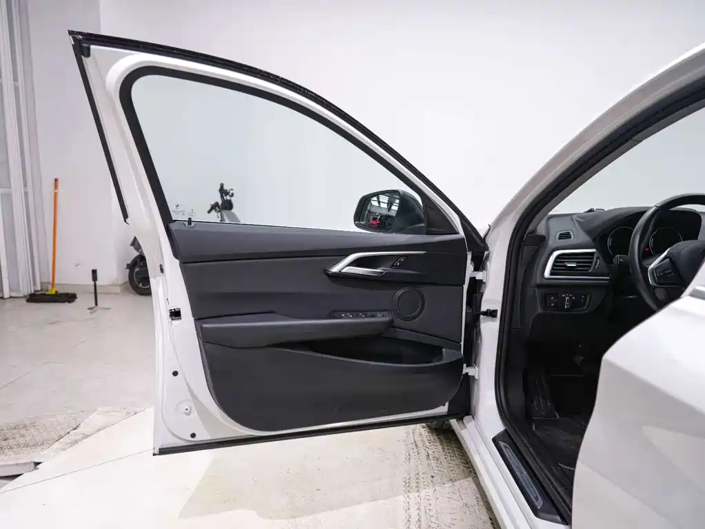 BMW 1 Series 2018 118i Sports купить на сайте DeffCars