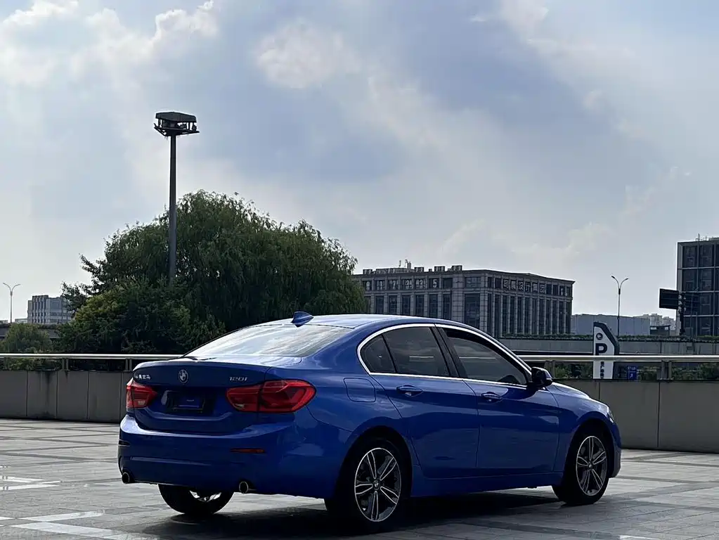 BMW 1 Series 2020 120i Fashion купить на сайте DeffCars
