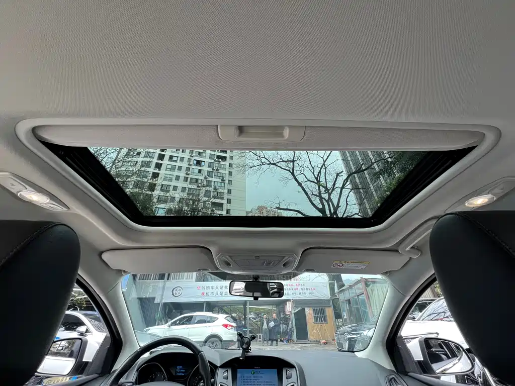 Focus 2018 sedan classic 1.6L automatic stylish smart mobility version купить на сайте DeffCars