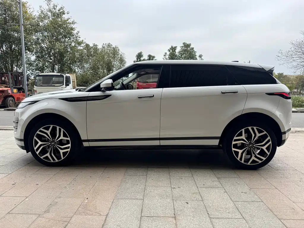 Range Rover Evoque 2023 Evoque L 249PS Luxury Edition купить на сайте DeffCars