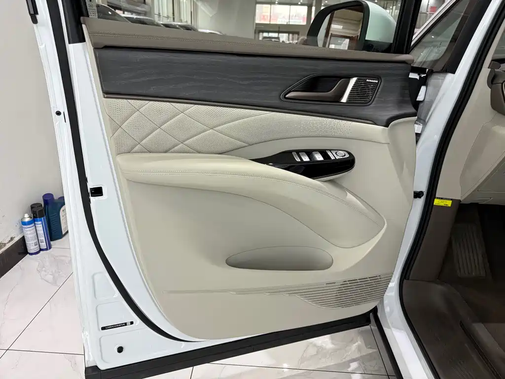 Denza D9 2022 DM-i 970 four-wheel drive premium model купить на сайте DeffCars