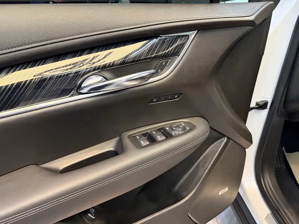 Cadillac XT6 2020 28T six-seat four-wheel drive luxury model купить на сайте DeffCars