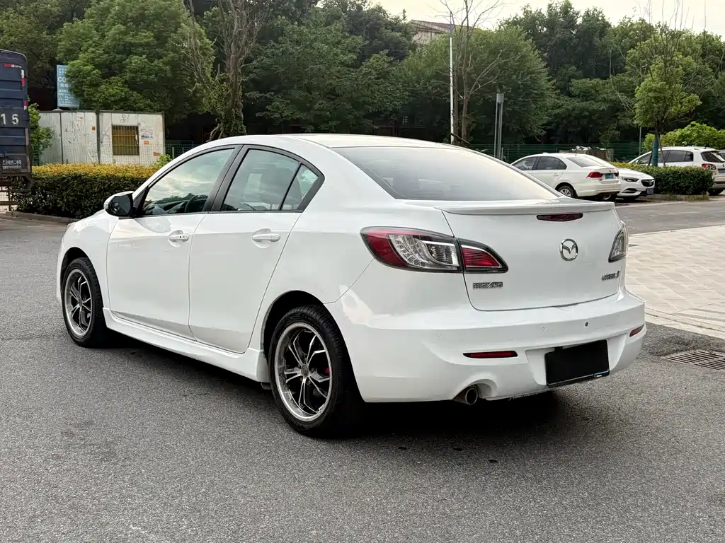 Mazda 3 Star 2011 sedan 2.0L automatic luxury model купить на сайте DeffCars