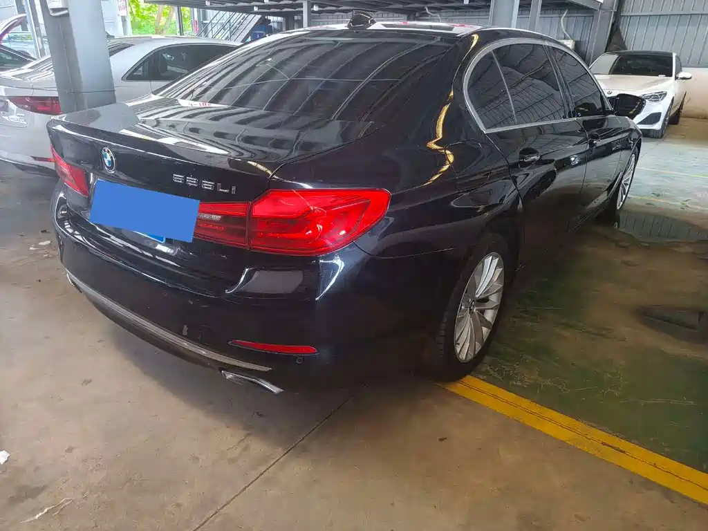 BMW 5 Series 2018 525Li Luxury Package купить на сайте DeffCars