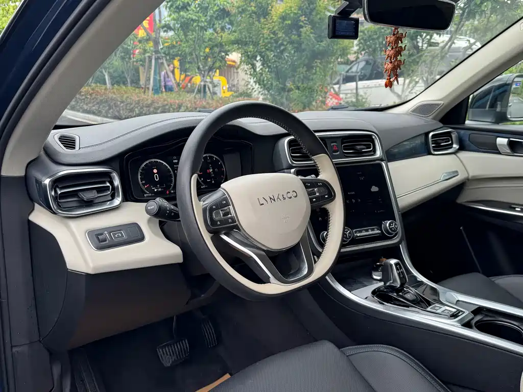 Lynk & Co 01 2019 2.0T 2WD Yao Pro Edition National V купить на сайте DeffCars