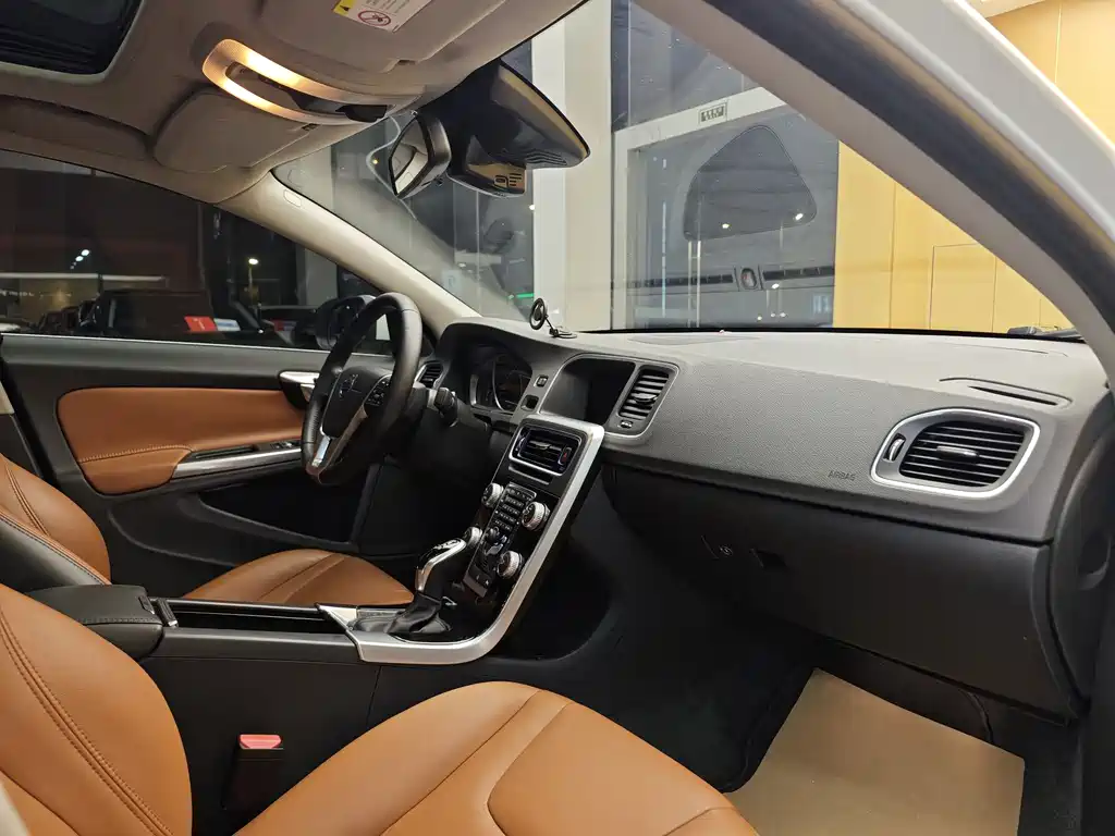 Volvo S60 2018 S60L T3 Smart Edition купить на сайте DeffCars