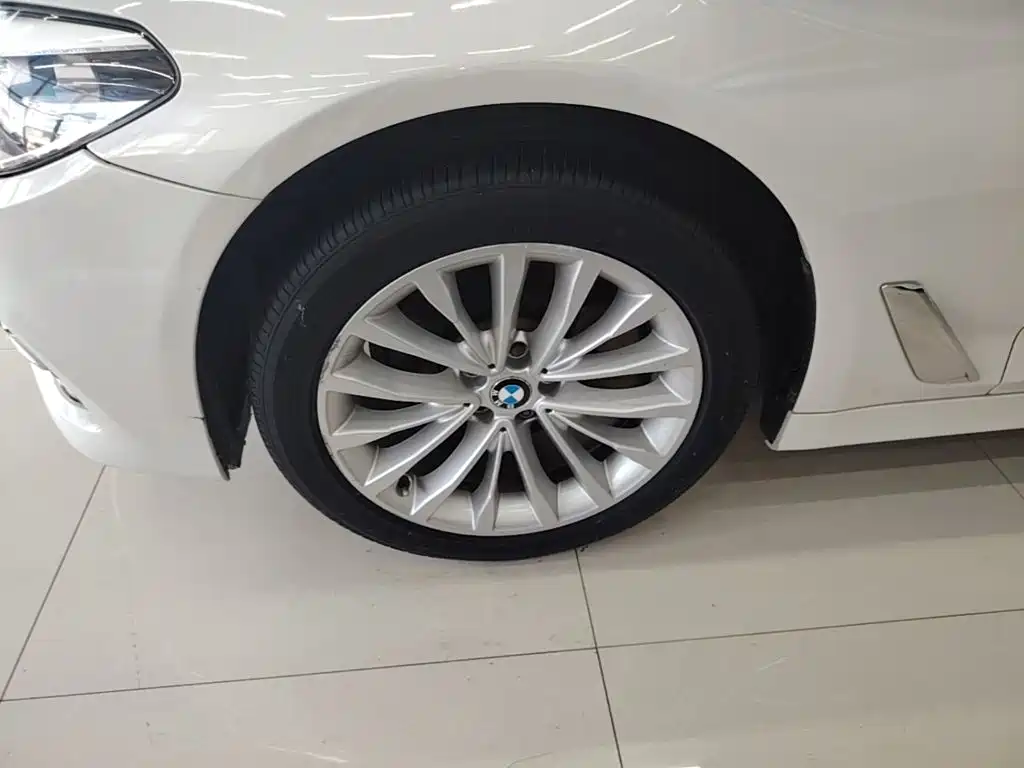 BMW 5 Series 2018 525Li Luxury Package купить на сайте DeffCars