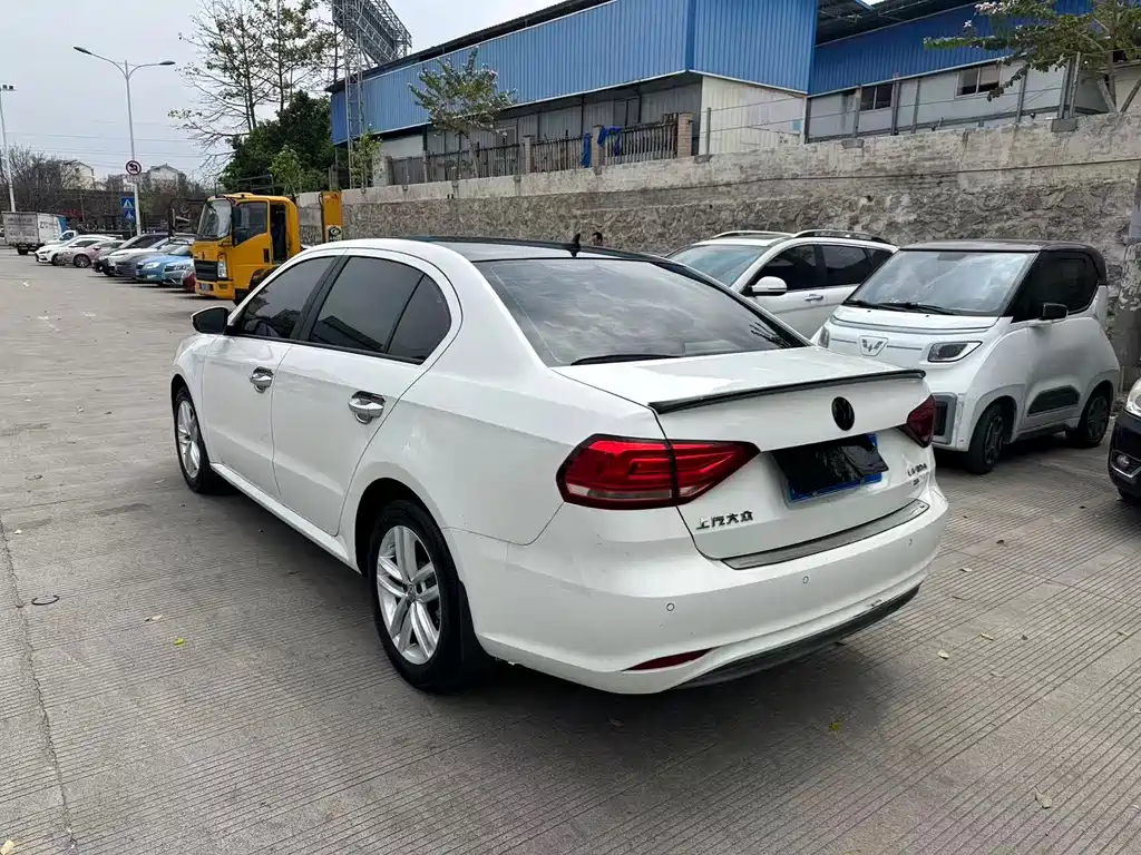 Lavida 2019 1.5L Manual Fashion Edition National VI купить на сайте DeffCars