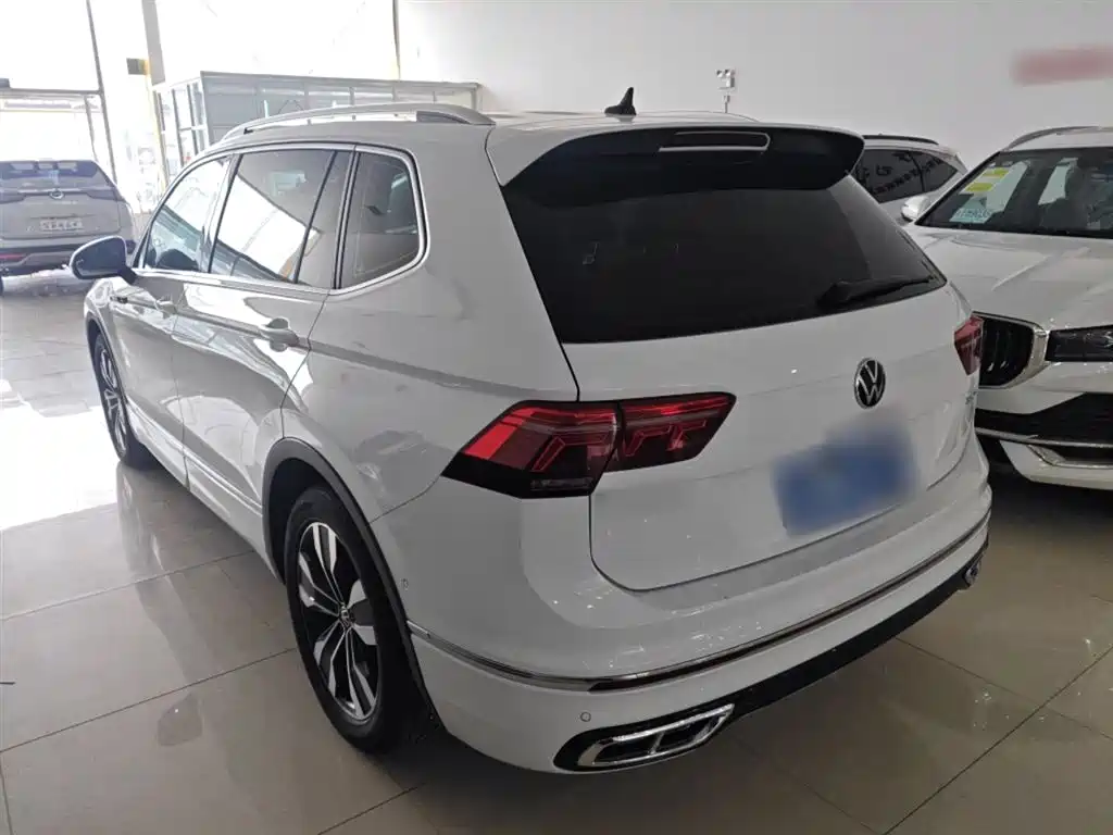 Tiguan L 2023 330TSI automatic two-wheel drive R-Line version купить на сайте DeffCars