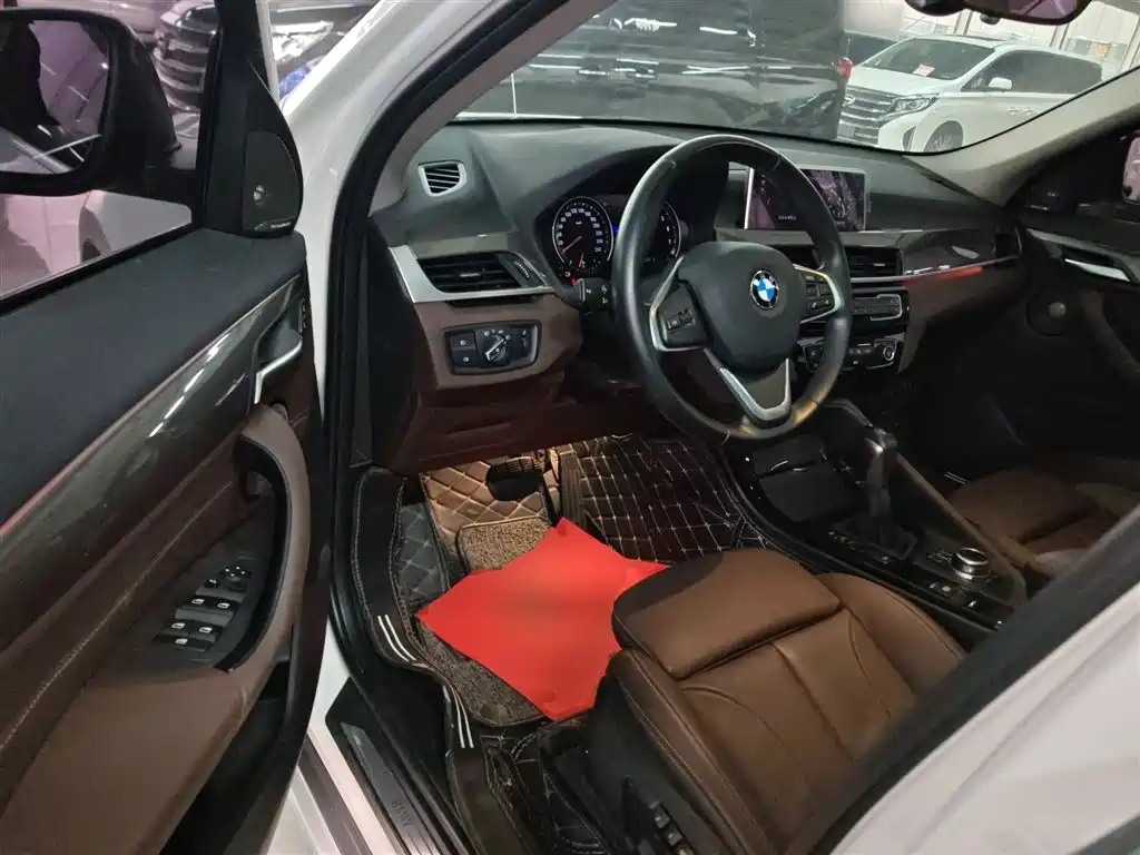 BMW X1 2019 xDrive20Li Exclusive Model купить на сайте DeffCars