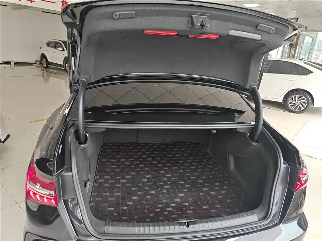 Audi A6L 2019 40 TFSI luxury and elegant model купить на сайте DeffCars