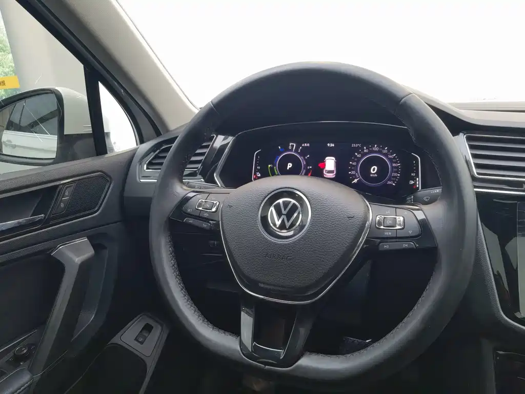 Tiguan L New Energy 2021 430PHEV Plug-in Hybrid Premium Edition купить на сайте DeffCars