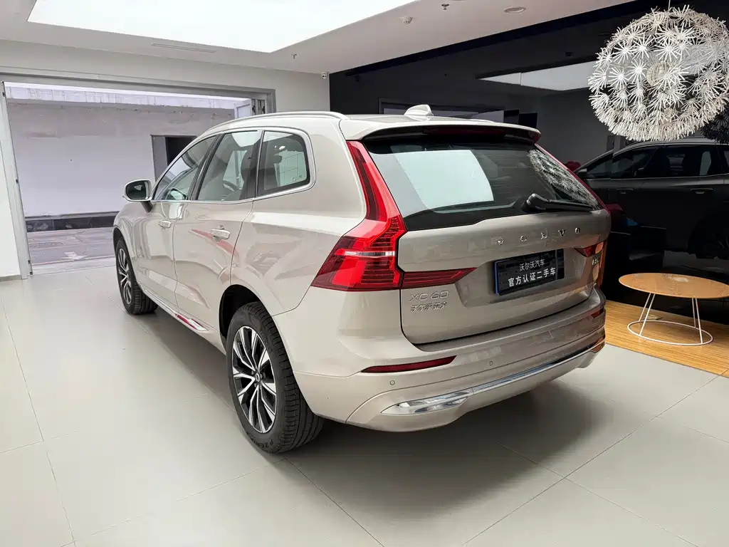 Volvo XC60 2025 B5 four-wheel drive Zhiyuan luxury version купить на сайте DeffCars
