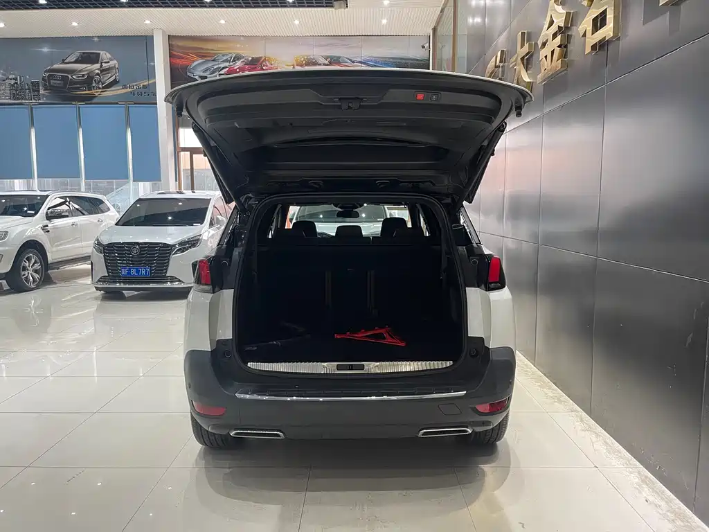 Peugeot 5008 2017 380THP 7-seater luxury GT version купить на сайте DeffCars