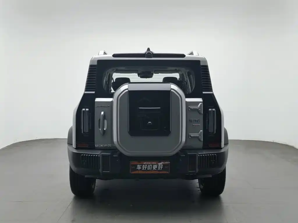 Jietu Traveler 2023 2.0T four-wheel drive crossover PRO купить на сайте DeffCars