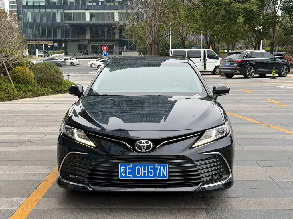 Camry 2023 2.0GVP Leading Edition купить на сайте DeffCars