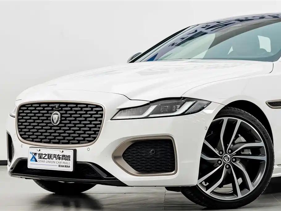 Jaguar XFL 2024 2.0T P300 four-wheel drive flagship sports gold version купить на сайте DeffCars