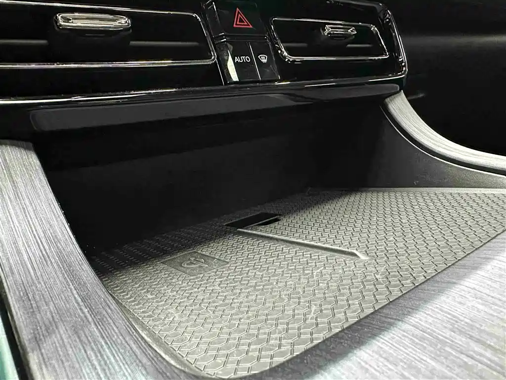 Trumpchi ES9 2024 PHEV 143km Max купить на сайте DeffCars