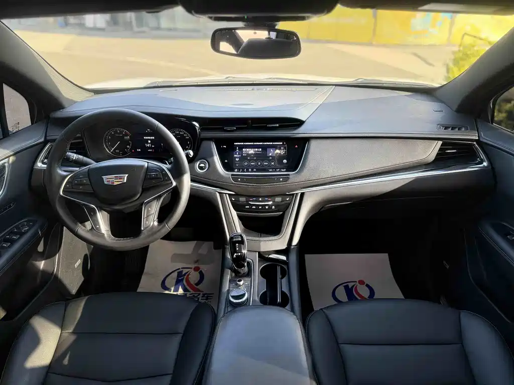 Cadillac XT5 2022 2.0T two-wheel drive luxury model купить на сайте DeffCars