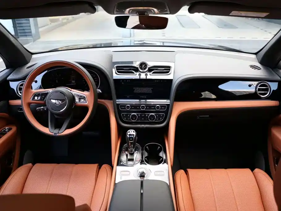 Bentayga 2024 4.0T V8 long wheelbase version купить на сайте DeffCars
