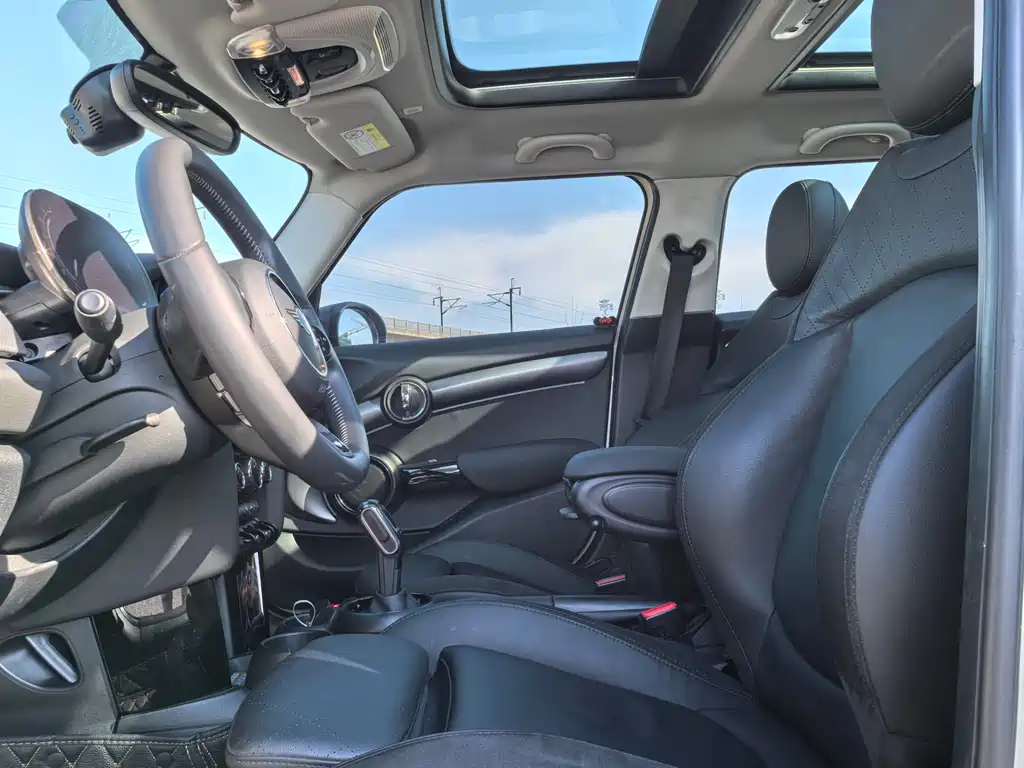 MINI 2022 1.5T COOPER Artist Five-Door Edition купить на сайте DeffCars