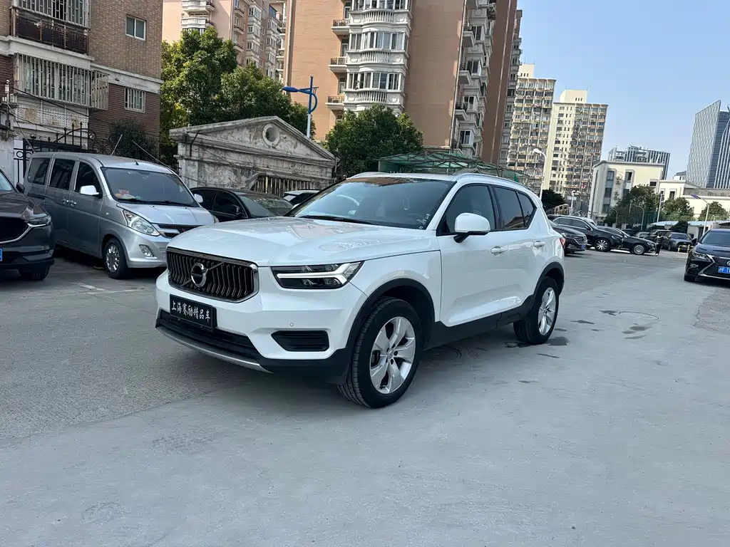 Volvo XC40 2022 T4 four-wheel drive smart travel fashion version купить на сайте DeffCars