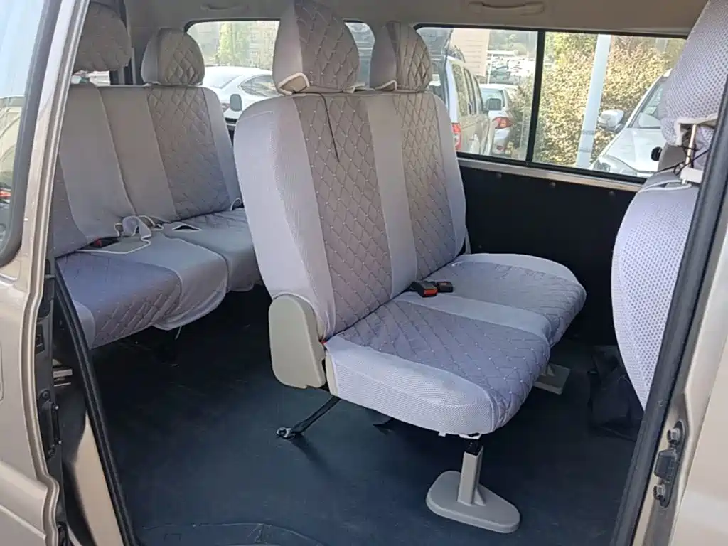 Lingzhi 2024 M5L 1.5T manual basic model 7 seats купить на сайте DeffCars