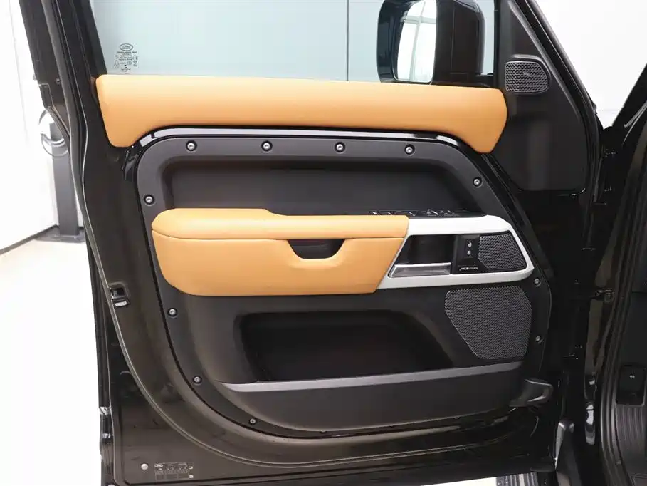 Land Rover Defender 2023 facelift 110 3.0T P400 X-DYNAMIC HSE купить на сайте DeffCars
