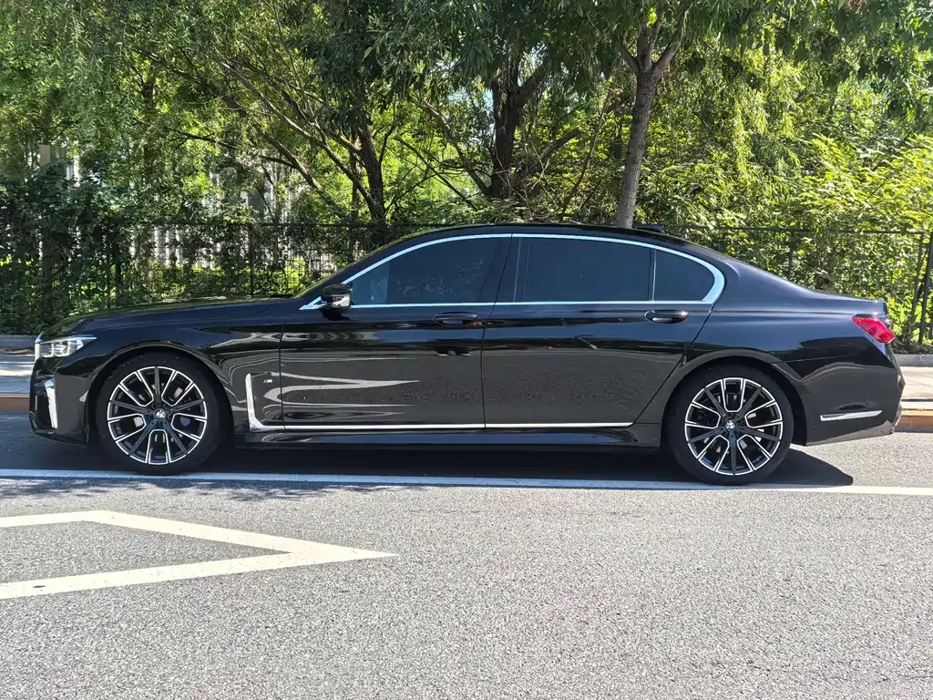 BMW 7 Series 2021 730Li M Sports Package купить на сайте DeffCars