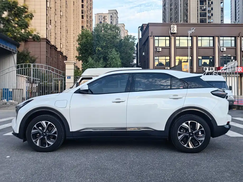 U 2022 Model Zhi 400 Tri Yuan Lithium купить на сайте DeffCars