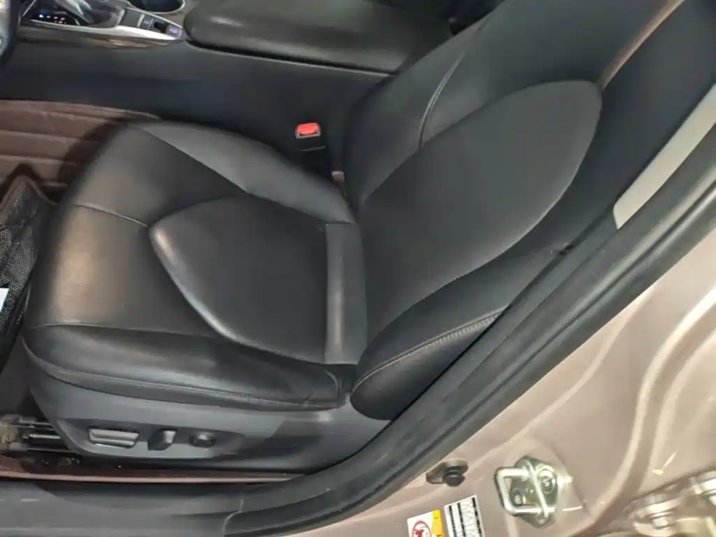 Camry 2018 2.0G Deluxe Edition купить на сайте DeffCars