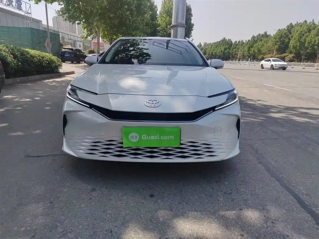 Camry 2024 Dual Engine 2.0HE Elite Edition купить на сайте DeffCars