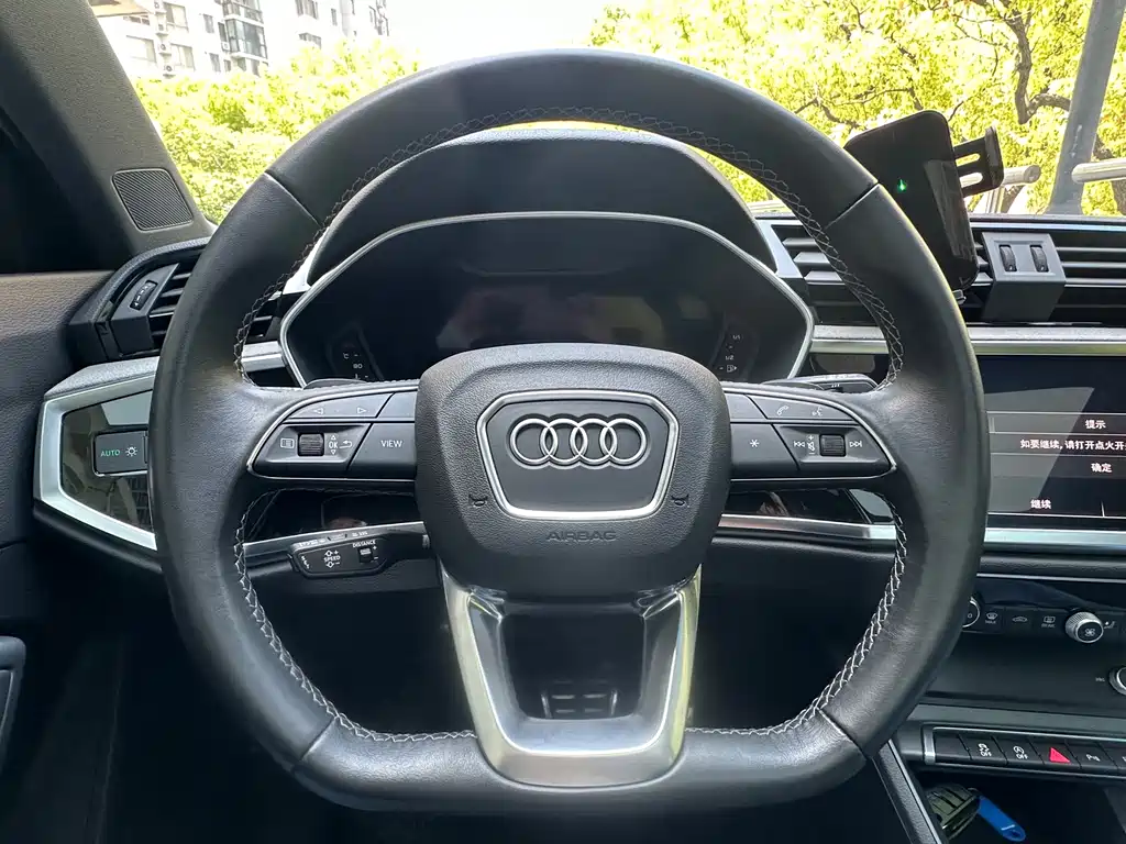 Audi Q3 2024 35 TFSI Fashionable and Dynamic купить на сайте DeffCars