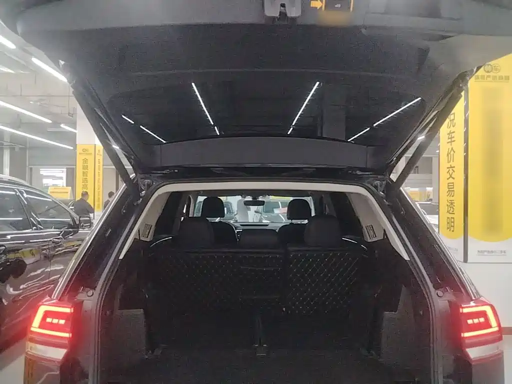 Touron 2020 facelift 380TSI four-wheel drive comfort version купить на сайте DeffCars