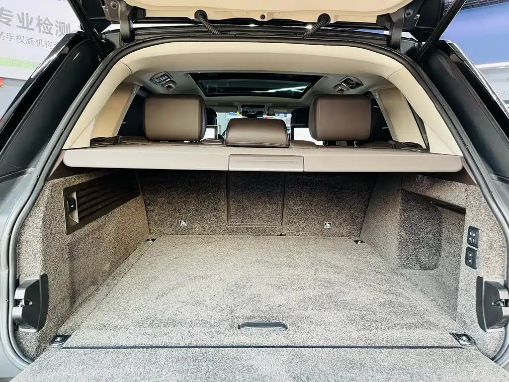 Range Rover 2022 3.0 L6 400PS Legendary Extended Classic Edition купить на сайте DeffCars