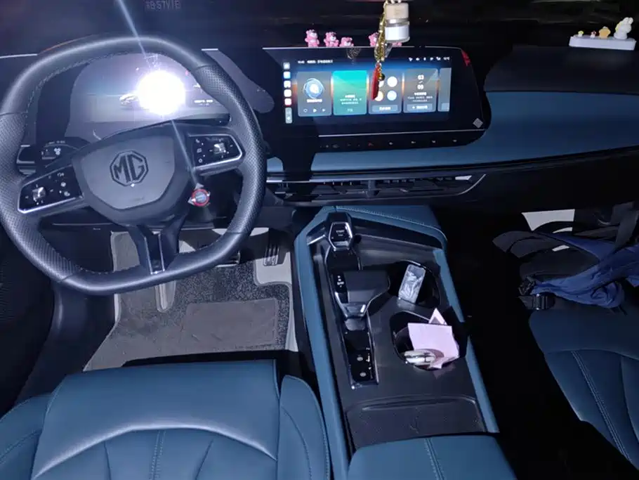 MG7 2023 2.0T Automatic Beauty Hunting Luxury Edition купить на сайте DeffCars
