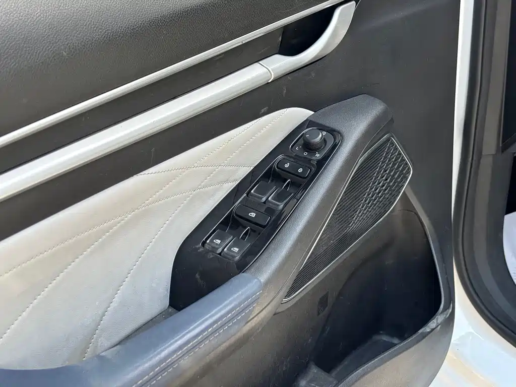 Emgrand 2022 4th generation 1.5L CVT flagship model купить на сайте DeffCars