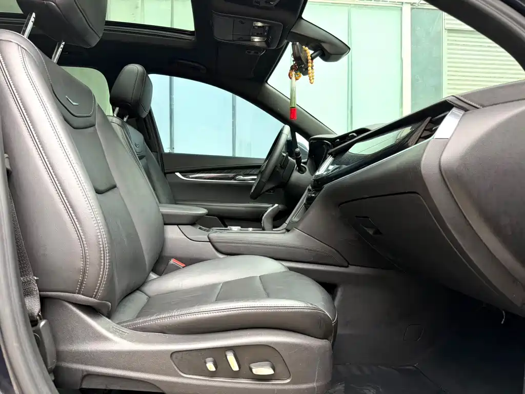 Cadillac XT6 2022 2.0T seven-seat four-wheel drive luxury model купить на сайте DeffCars