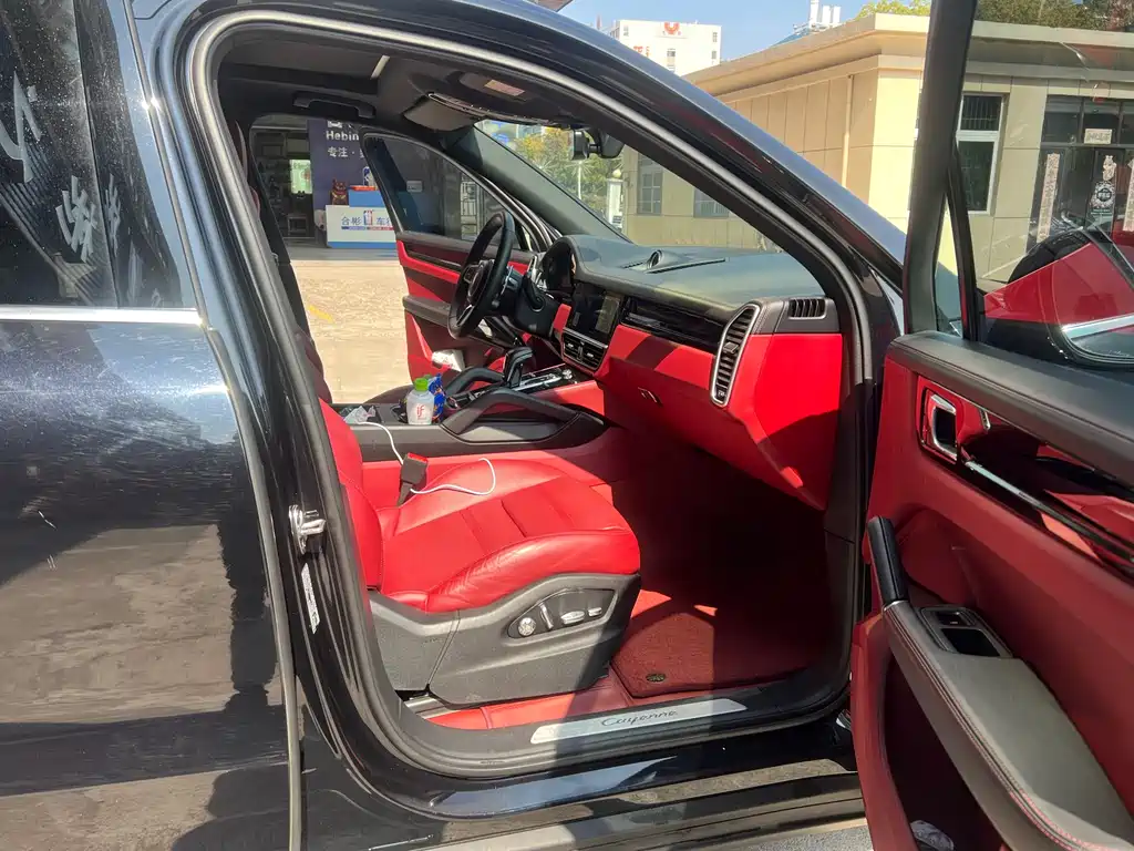 Cayenne New Energy 2021 Cayenne E-Hybrid 2.0T купить на сайте DeffCars
