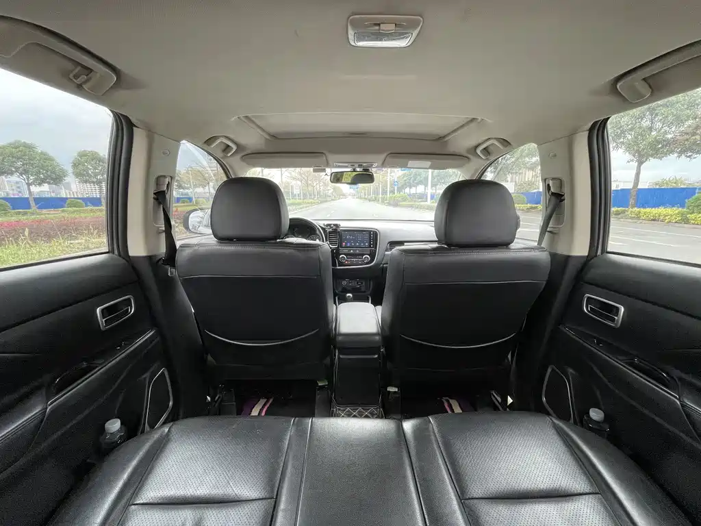 Outlander 2018 2.4L four-wheel drive elite version 5 seats купить на сайте DeffCars