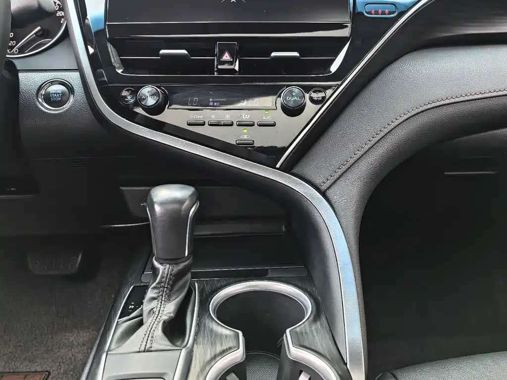 Camry 2021 2.0G Deluxe Edition купить на сайте DeffCars