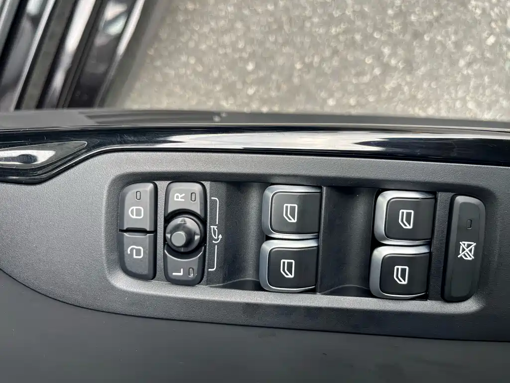 Lynk & Co 03 2022 1.5TD DCT Pro купить на сайте DeffCars