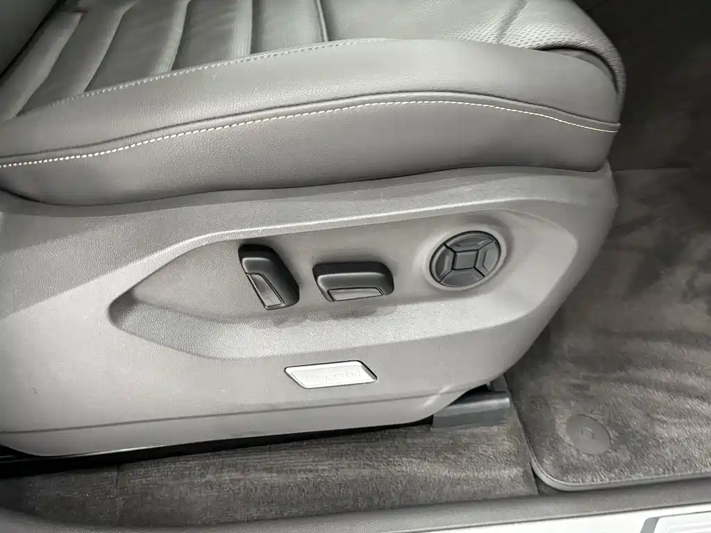 Touareg 2019 3.0TSI Ruifeng Edition National V купить на сайте DeffCars