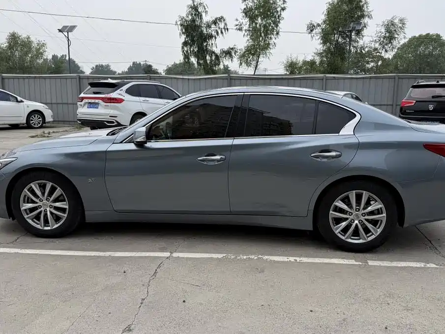Infiniti Q50 2014 3.7L luxury sports version купить на сайте DeffCars