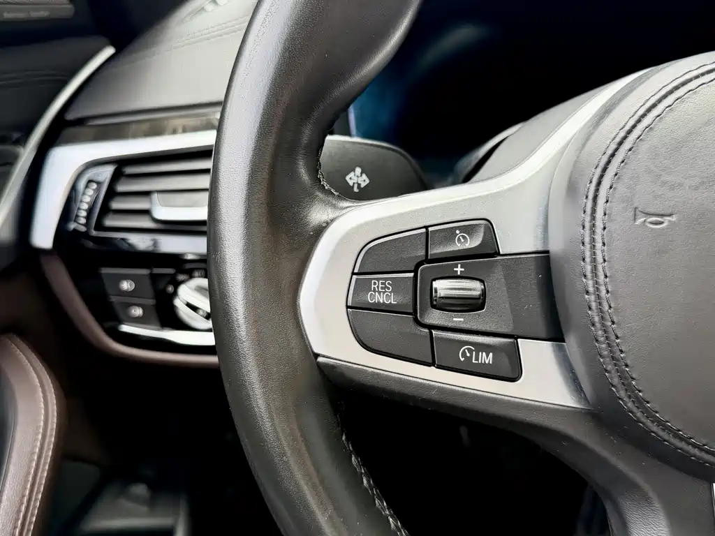 BMW 5 Series 2019 525Li M Sports Package купить на сайте DeffCars
